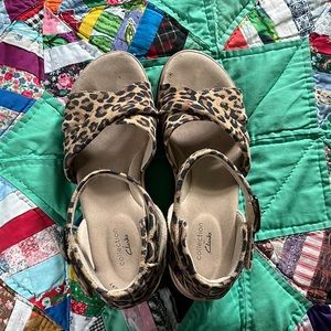 Clarks leopard shoes sandal 8 1/2 some wear lots of life left